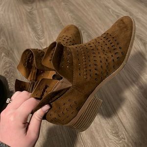 Woman’s Bootie boots. Size 8